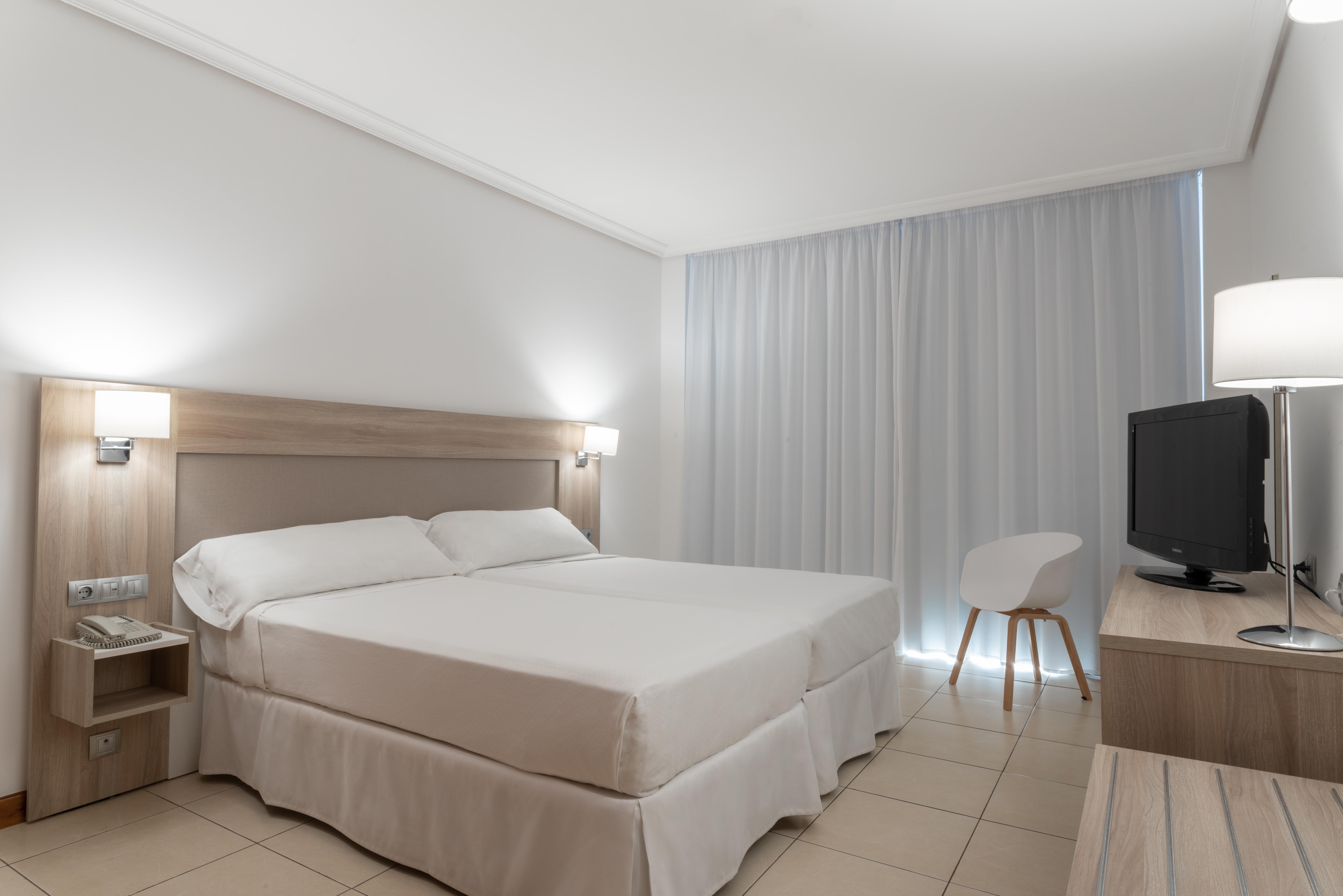 Landmar Costa Los Gigantes Family Resort Пуэрто-де-Сантьяго Экстерьер фото