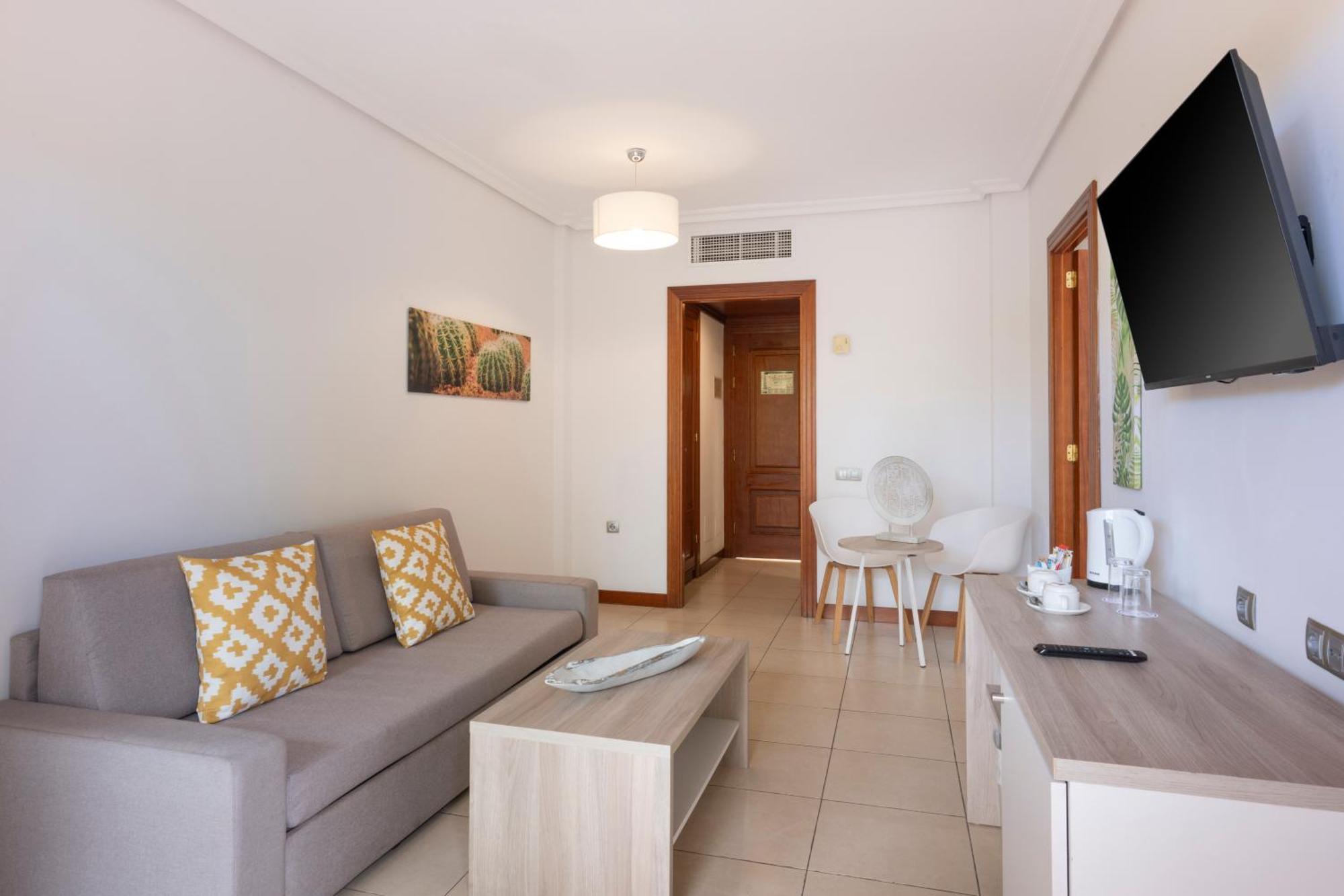 Landmar Costa Los Gigantes Family Resort Пуэрто-де-Сантьяго Экстерьер фото